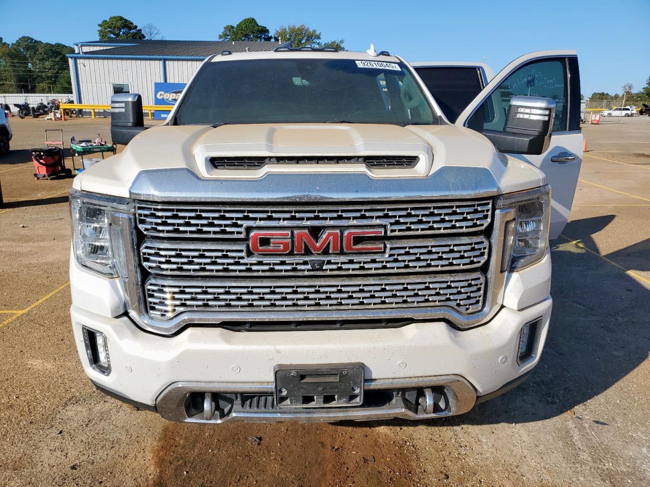 GMC Sierra K2500 Denali Image 8