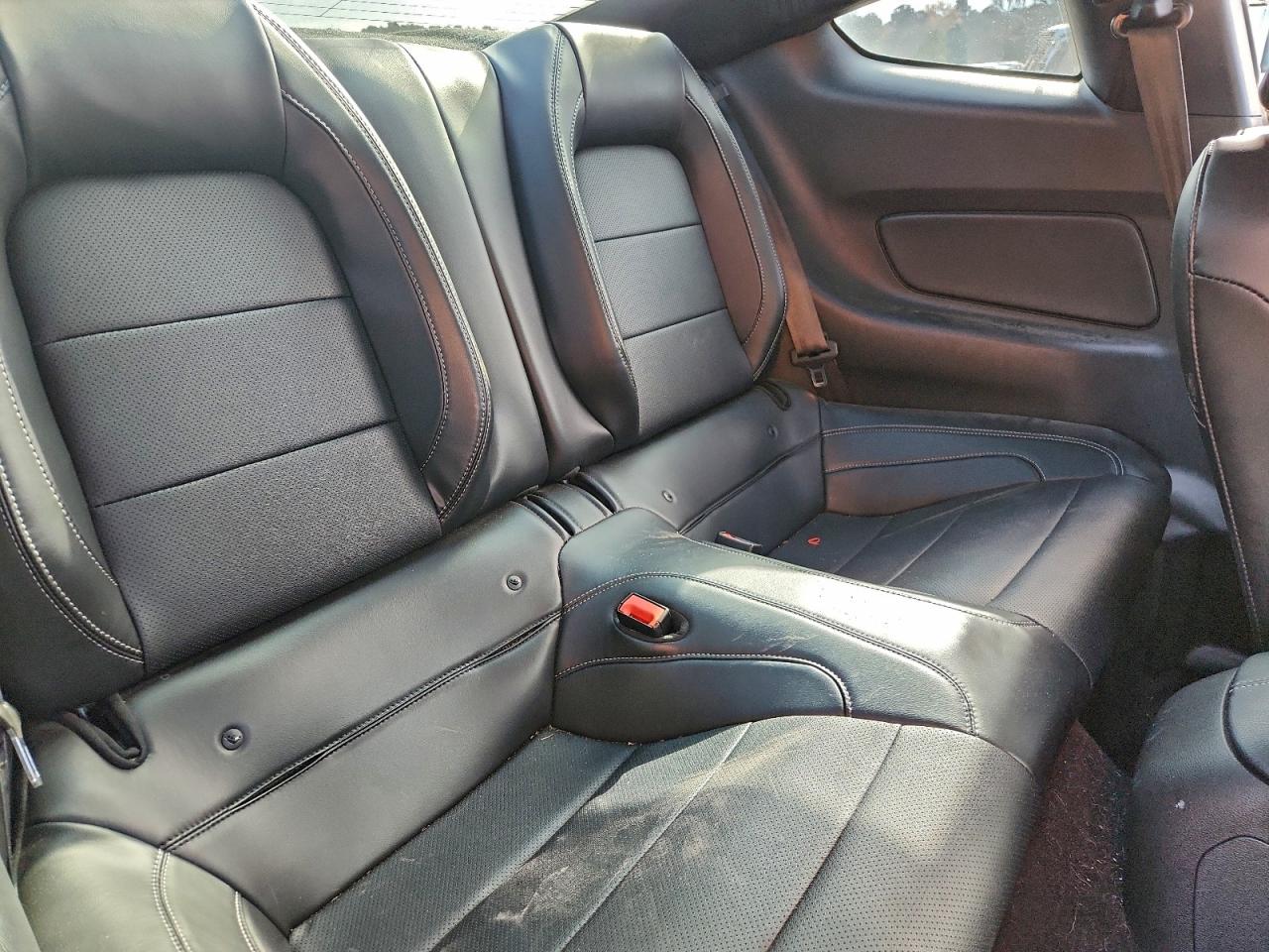 Ford Mustang Gt Image 9