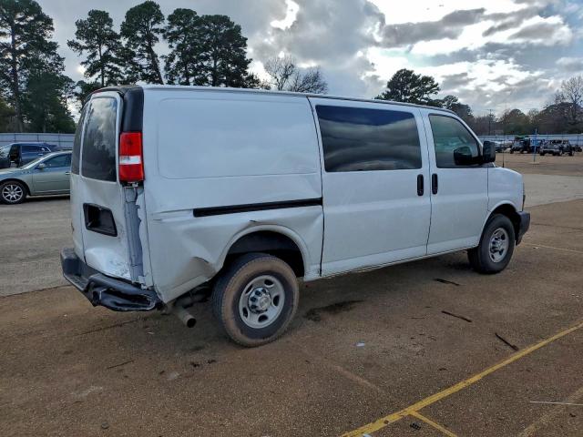 Chevrolet Express Image 5