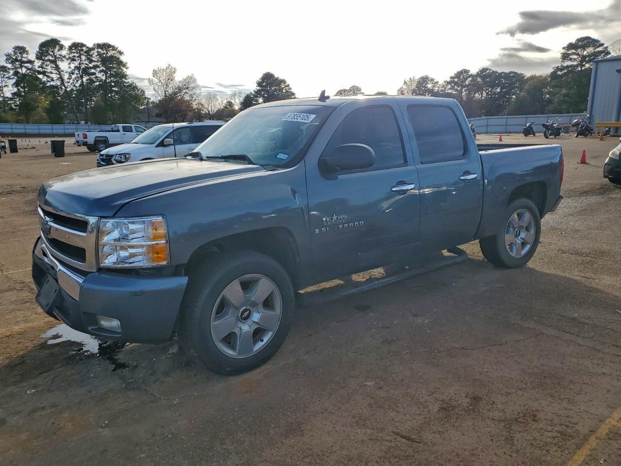 Chevrolet Silverado C1500 Lt Image 1