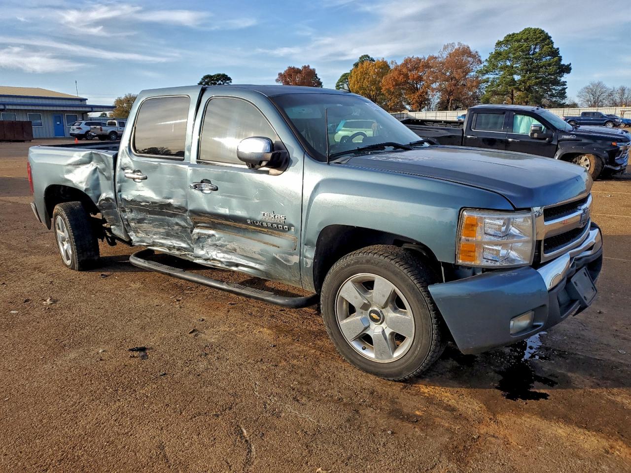 Chevrolet Silverado C1500 Lt Image 2