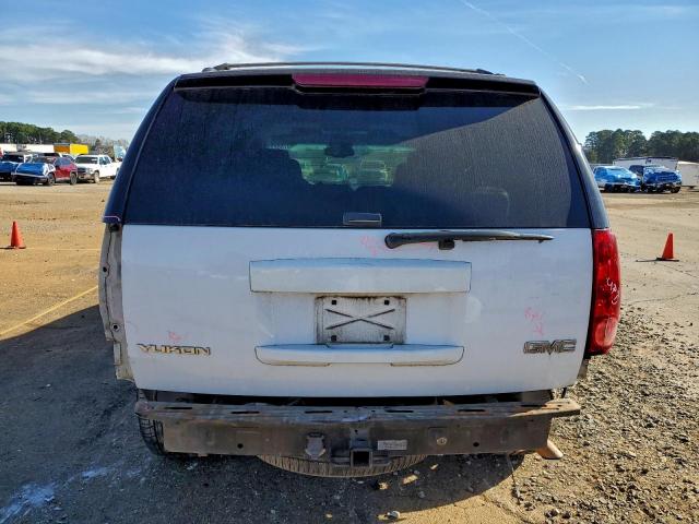 GMC Yukon Image 6