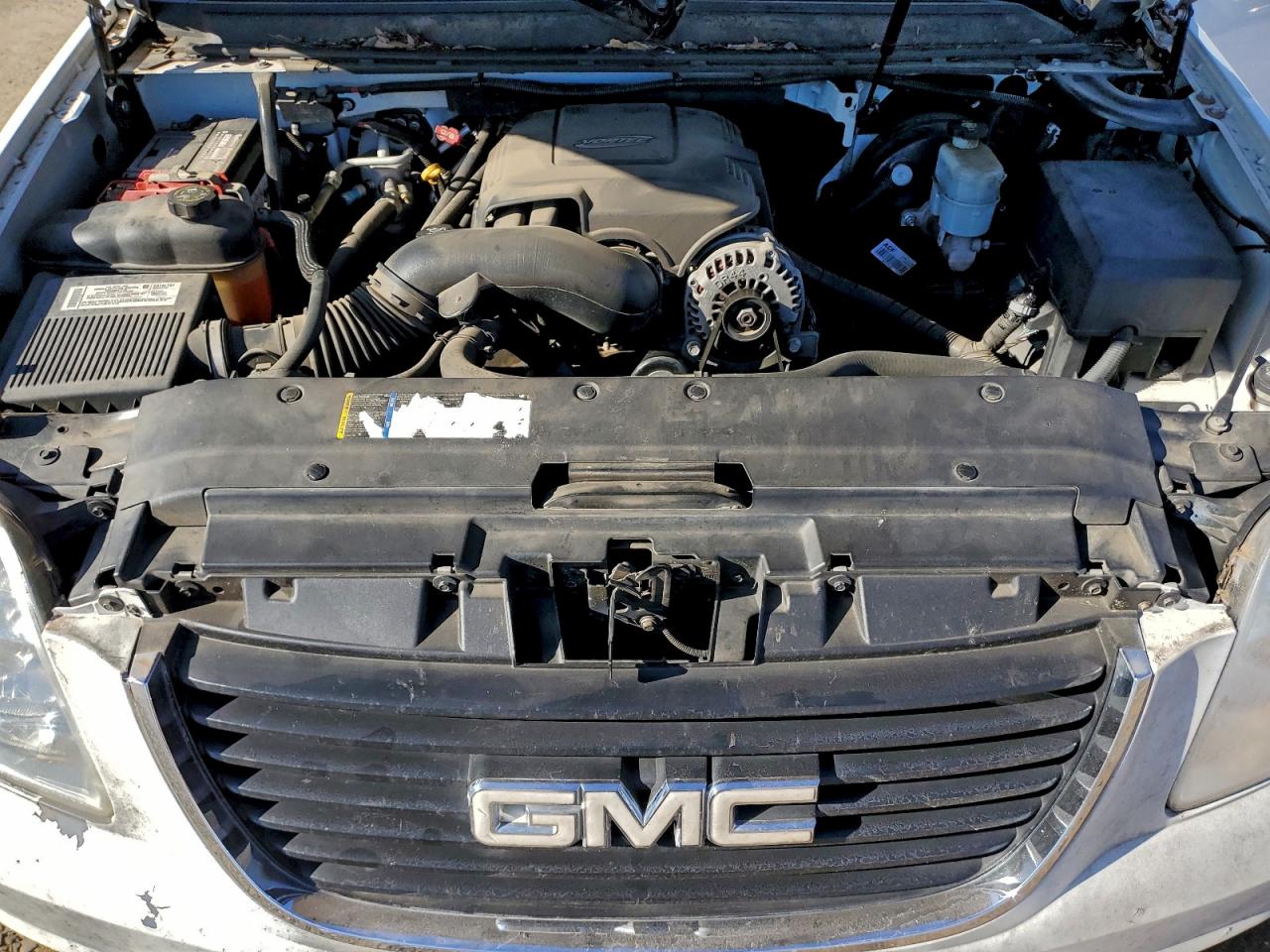GMC Yukon Image 13