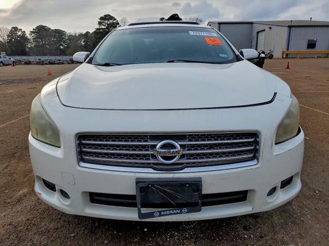 Nissan Maxima S Image 2