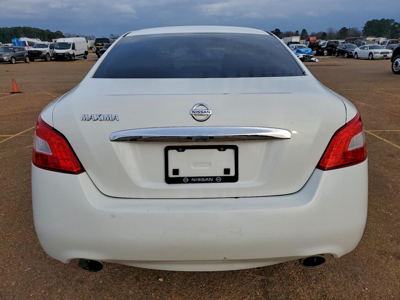 Nissan Maxima S Image 7