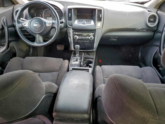 Nissan Maxima S Image 12