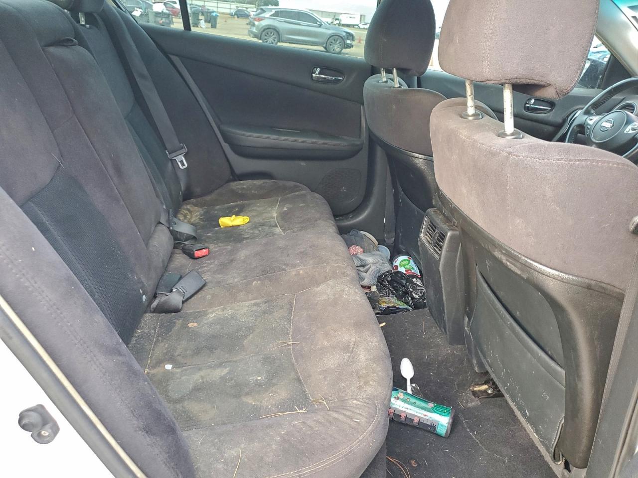 Nissan Maxima S Image 9