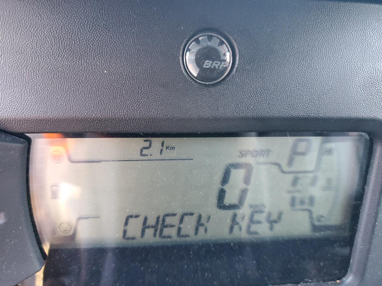 Can Am Defender Limited Cab Hd11 Image 2