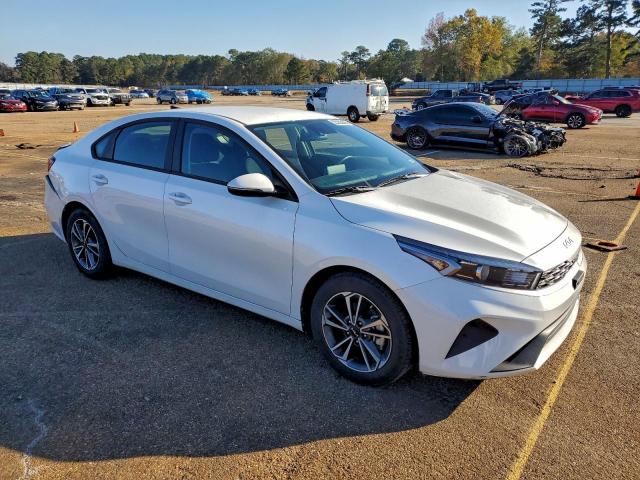 Kia Forte Lx Image 4